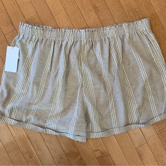 🎉 5/$25 NWT ADYP Size 1X Pull On Linen Blend Tan Stripe Short with Pockets - Picture 2 of 5